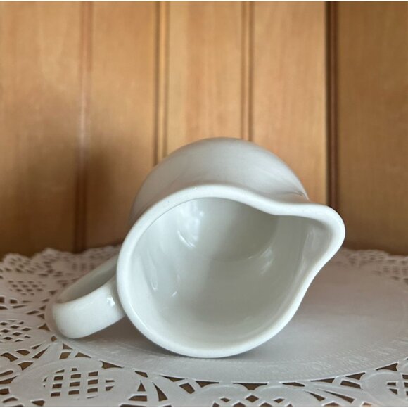 Vintage Syracuse China White Ceramic Creamer Restaurant Ware Small Jug - Picture 7 of 7